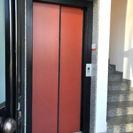 アパート Panorama House マスカリ